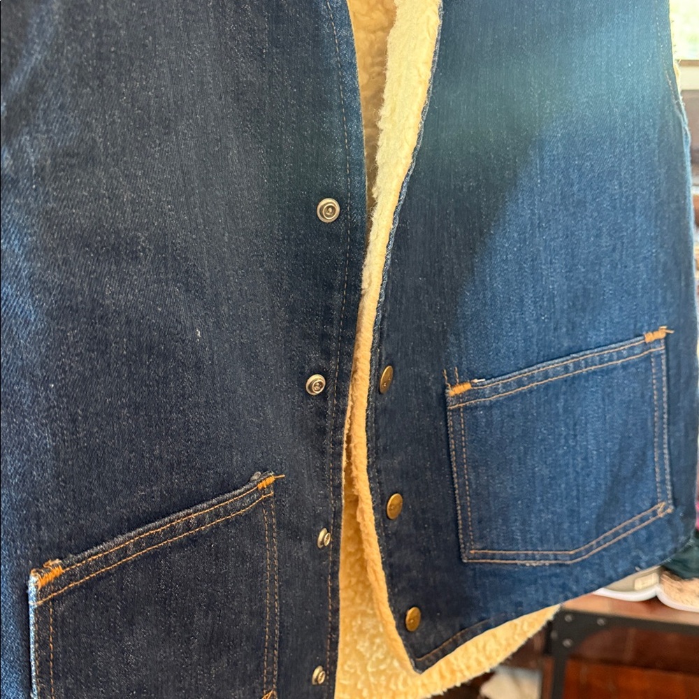 Carhartt Dark denim Vest with Sherpa Lining - Picture 5 of 7